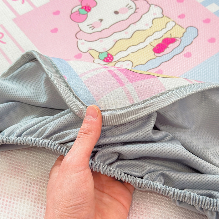 91家纺网 家纺一手货源 找家纺 丝羽坊 2026新款小版印花碳光冰丝凉席床笠款 星梦喵屋