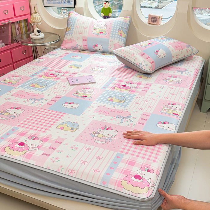 91家纺网 家纺一手货源 找家纺 丝羽坊 2026新款小版印花碳光冰丝凉席床笠款 星梦喵屋