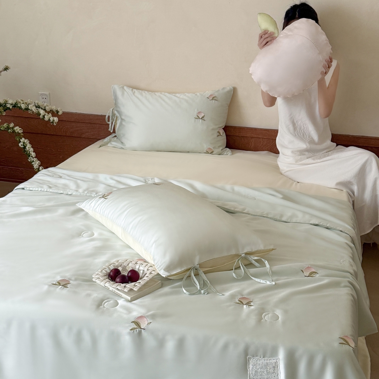 91家纺网 家纺一手货源 找家纺 鹿班家居 2026新款60S兰精天丝刺绣夏被夏凉被空调被-粉色桃桃（标准会员-20元） 粉色桃桃-薄荷色