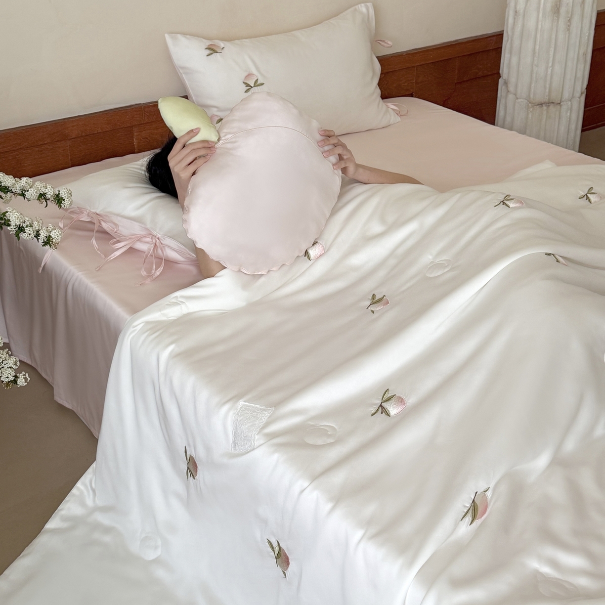 91家纺网 家纺一手货源 找家纺 鹿班家居 2026新款60S兰精天丝刺绣夏被夏凉被空调被-粉色桃桃（标准会员-20元） 粉色桃桃-粉色