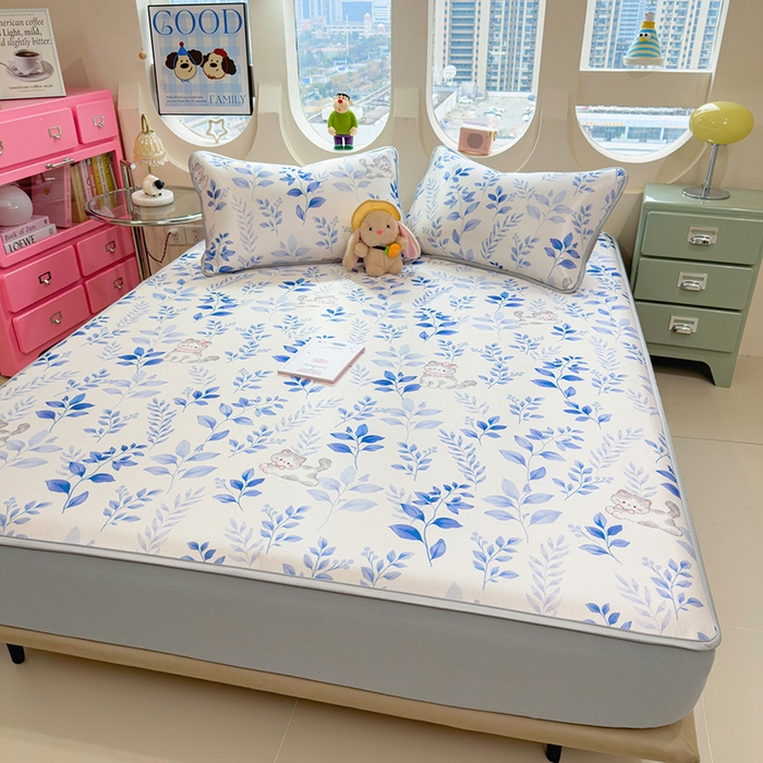 91家纺网 家纺一手货源 找家纺 丝羽坊 2026新款小版印花碳光冰丝凉席床笠款 云漫花絮