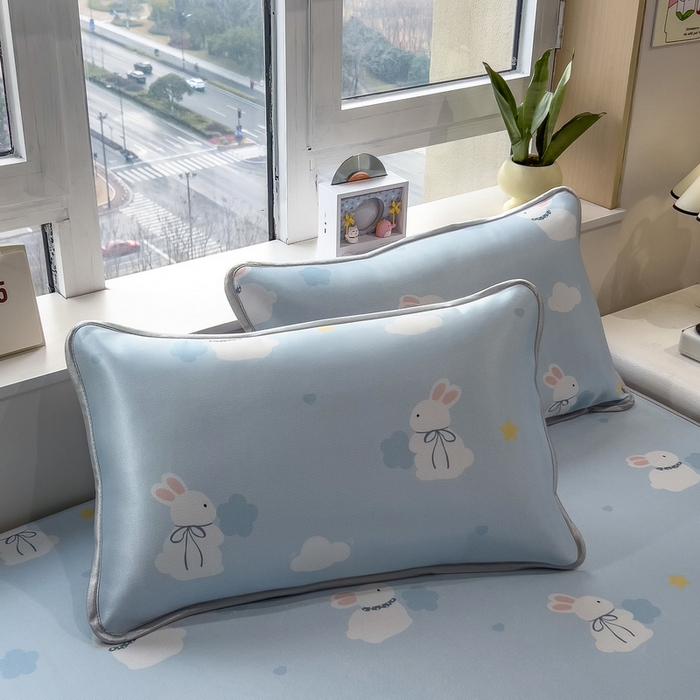 91家纺网 家纺一手货源 找家纺 丝羽坊 2026新款小版印花碳光冰丝凉席床笠款 兔宝