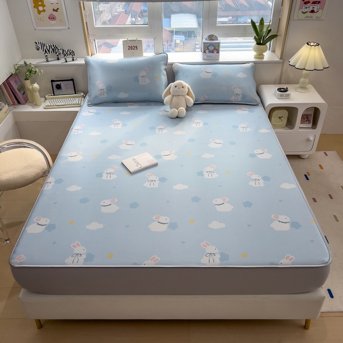 91家纺网 家纺一手货源 找家纺 丝羽坊 2026新款小版印花碳光冰丝凉席床笠款 兔宝