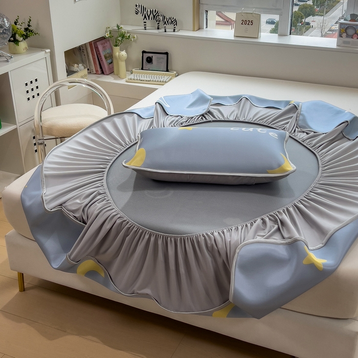 91家纺网 家纺一手货源 找家纺 丝羽坊 2026新款小版印花碳光冰丝凉席床笠款 星光灿烂