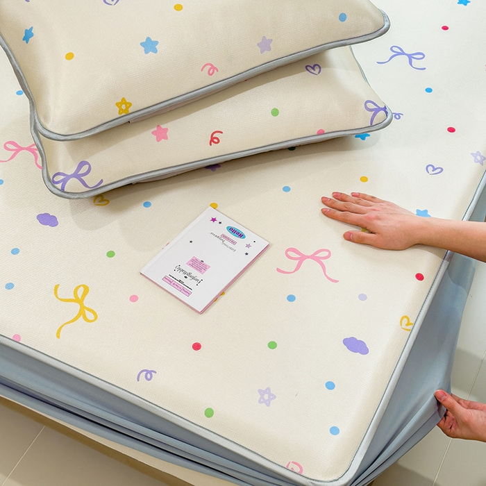 91家纺网 家纺一手货源 找家纺 丝羽坊 2026新款小版印花碳光冰丝凉席床笠款 彩色心愿