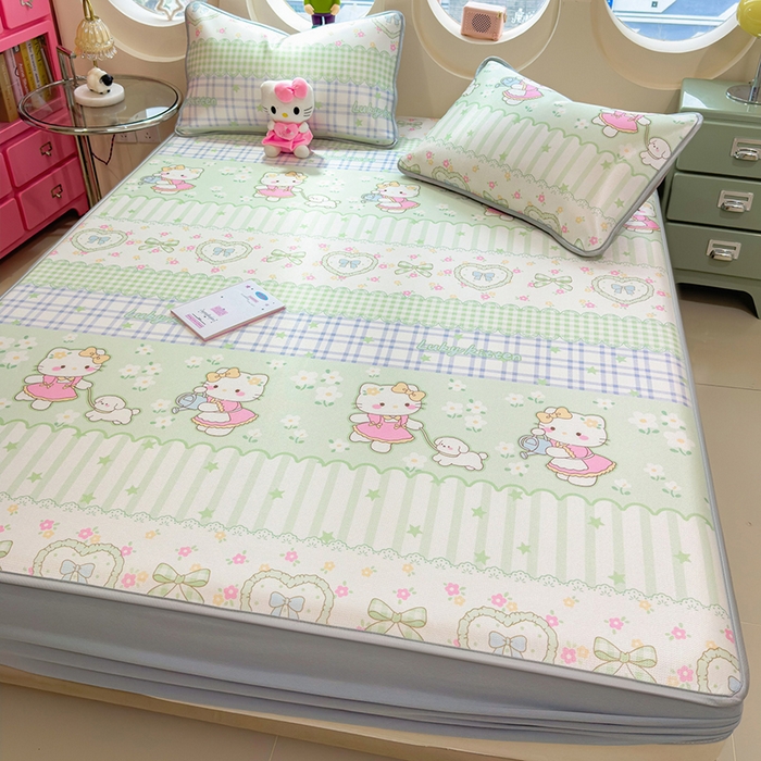 91家纺网 家纺一手货源 找家纺 丝羽坊 2026新款小版印花碳光冰丝凉席床笠款 春日猫记