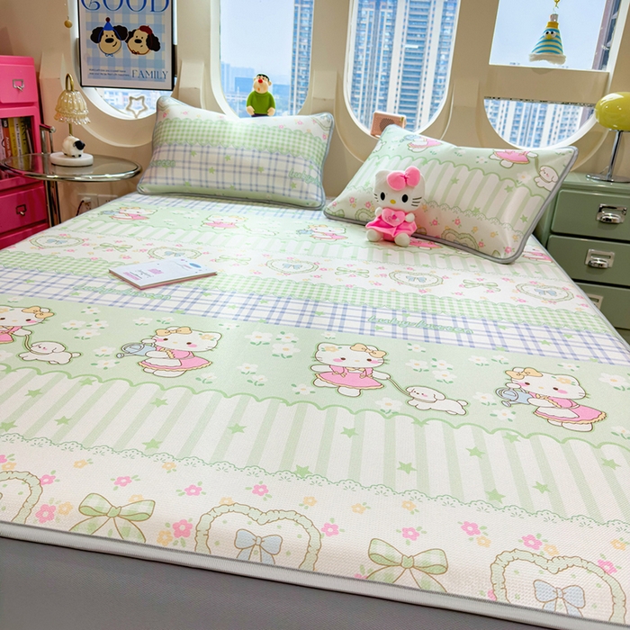 91家纺网 家纺一手货源 找家纺 丝羽坊 2026新款小版印花碳光冰丝凉席床笠款 春日猫记