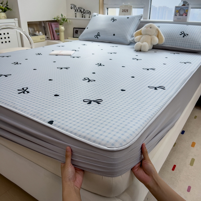 91家纺网 家纺一手货源 找家纺 丝羽坊 2026新款小版印花碳光冰丝凉席床笠款 黑蝴蝶