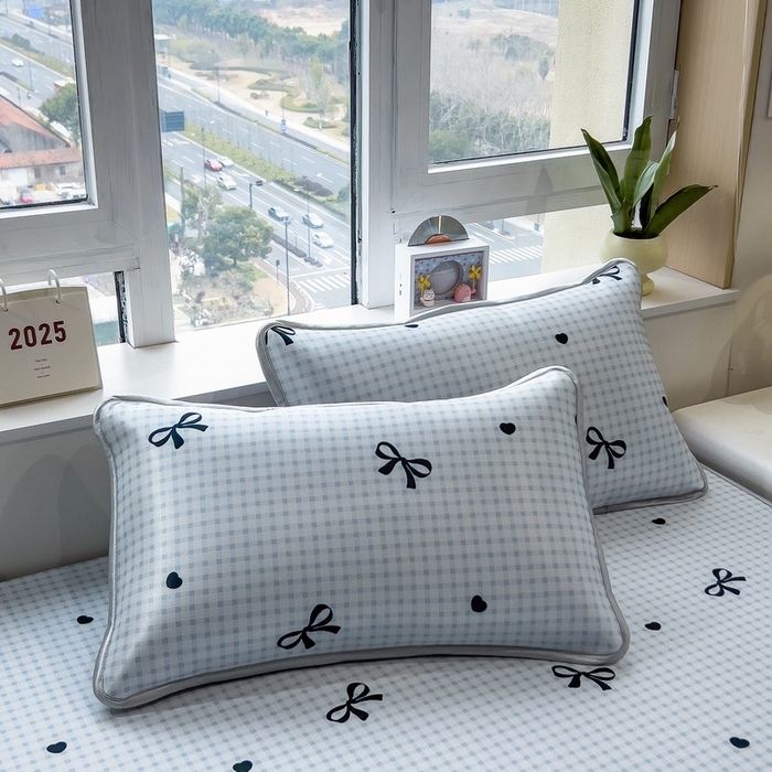 91家纺网 家纺一手货源 找家纺 丝羽坊 2026新款小版印花碳光冰丝凉席床笠款 黑蝴蝶