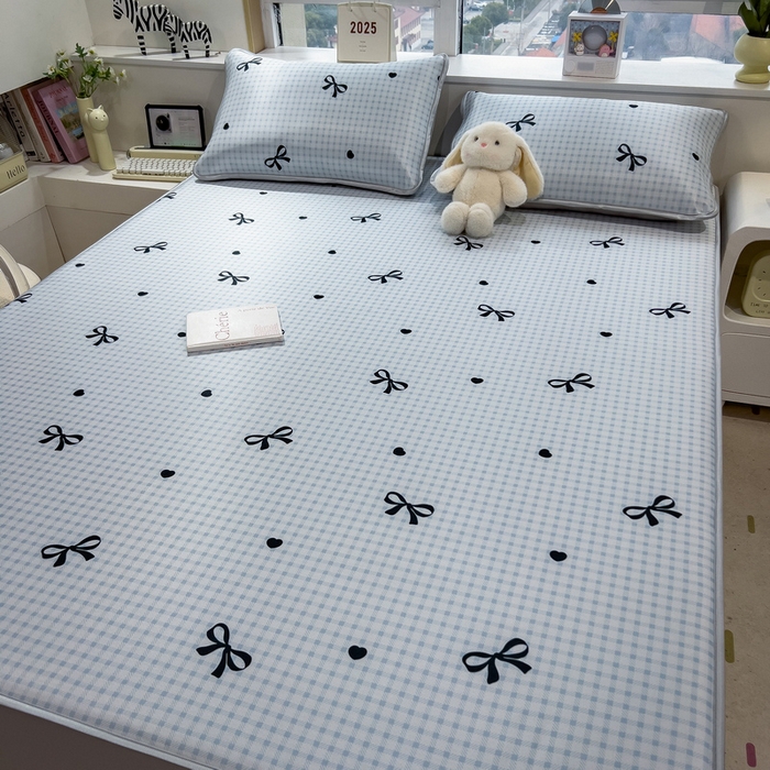 91家纺网 家纺一手货源 找家纺 丝羽坊 2026新款小版印花碳光冰丝凉席床笠款 黑蝴蝶