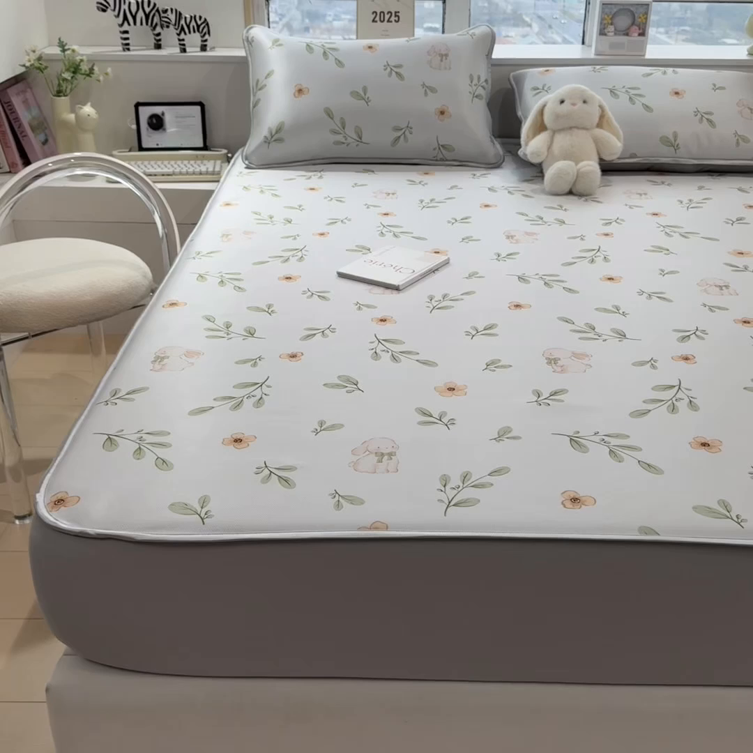 91家纺网 家纺一手货源 找家纺 丝羽坊 2026新款小版印花碳光冰丝凉席床笠款 黑蝴蝶