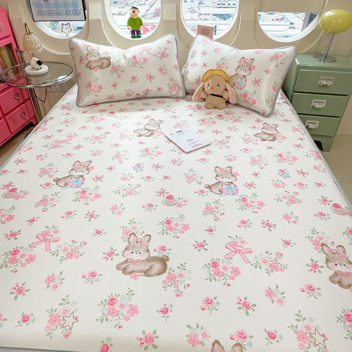 91家纺网 家纺一手货源 找家纺 丝羽坊 2026新款小版印花碳光冰丝凉席床笠款 花甜猫