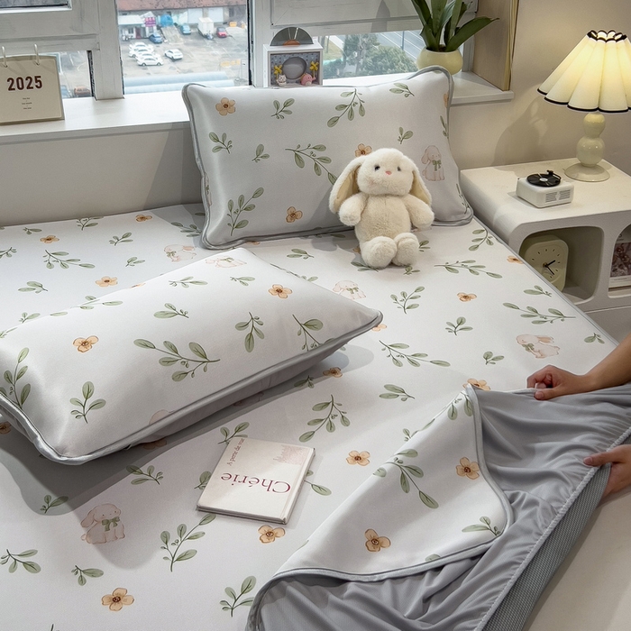 91家纺网 家纺一手货源 找家纺 丝羽坊 2026新款小版印花碳光冰丝凉席床笠款 绿叶