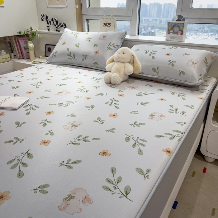 91家纺网 家纺一手货源 找家纺 丝羽坊 2026新款小版印花碳光冰丝凉席床笠款 绿叶