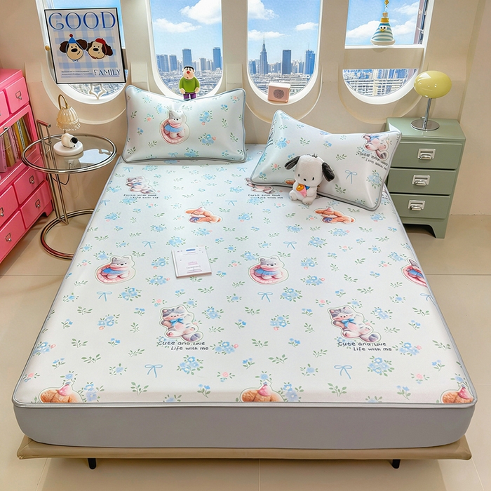 91家纺网 家纺一手货源 找家纺 丝羽坊 2026新款小版印花碳光冰丝凉席床笠款 猫叙花间