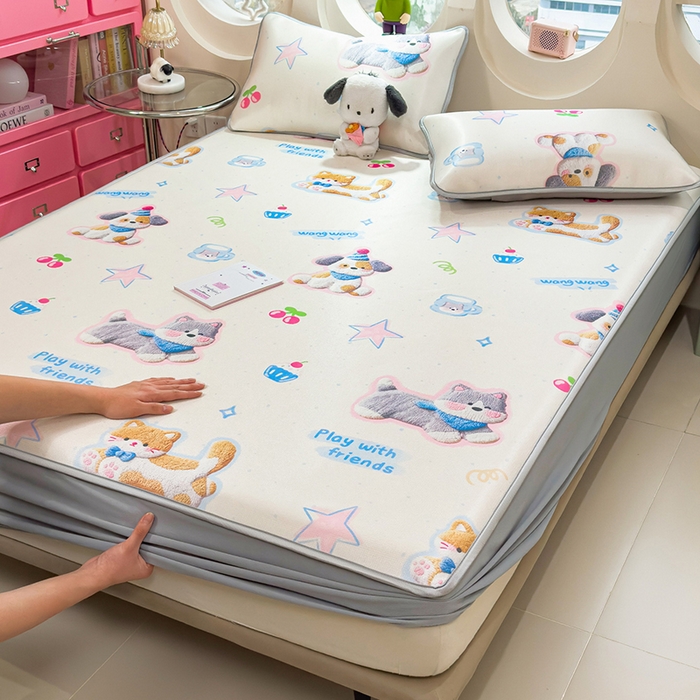 91家纺网 家纺一手货源 找家纺 丝羽坊 2026新款小版印花碳光冰丝凉席床笠款 萌宠甜心