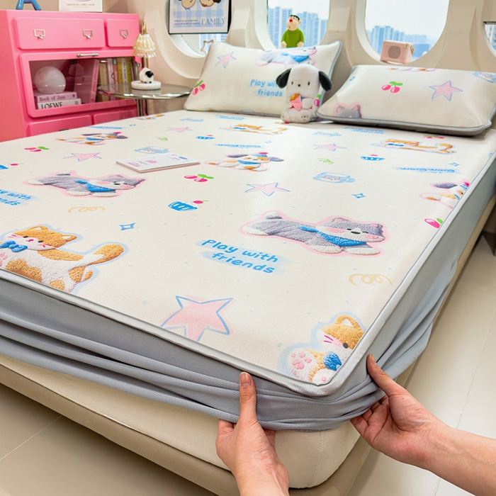 91家纺网 家纺一手货源 找家纺 丝羽坊 2026新款小版印花碳光冰丝凉席床笠款 萌宠甜心