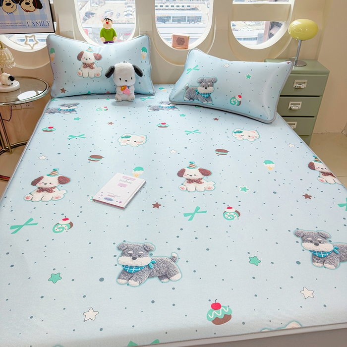 91家纺网 家纺一手货源 找家纺 丝羽坊 2026新款小版印花碳光冰丝凉席床笠款 小犬时光