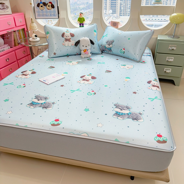 91家纺网 家纺一手货源 找家纺 丝羽坊 2026新款小版印花碳光冰丝凉席床笠款 小犬时光