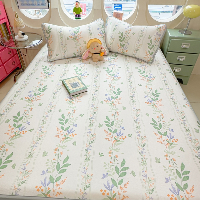 91家纺网 家纺一手货源 找家纺 丝羽坊 2026新款小版印花碳光冰丝凉席床笠款 叶语