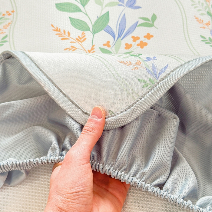 91家纺网 家纺一手货源 找家纺 丝羽坊 2026新款小版印花碳光冰丝凉席床笠款 叶语