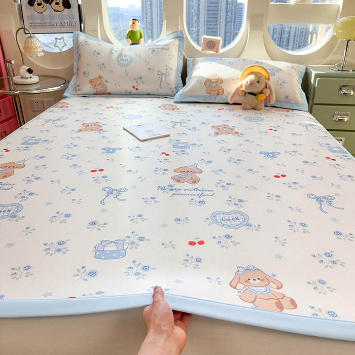 91家纺网 家纺一手货源 找家纺 丝羽坊 2026新款高密凉感丝印花乳胶凉席-床笠款 糖果猫咪