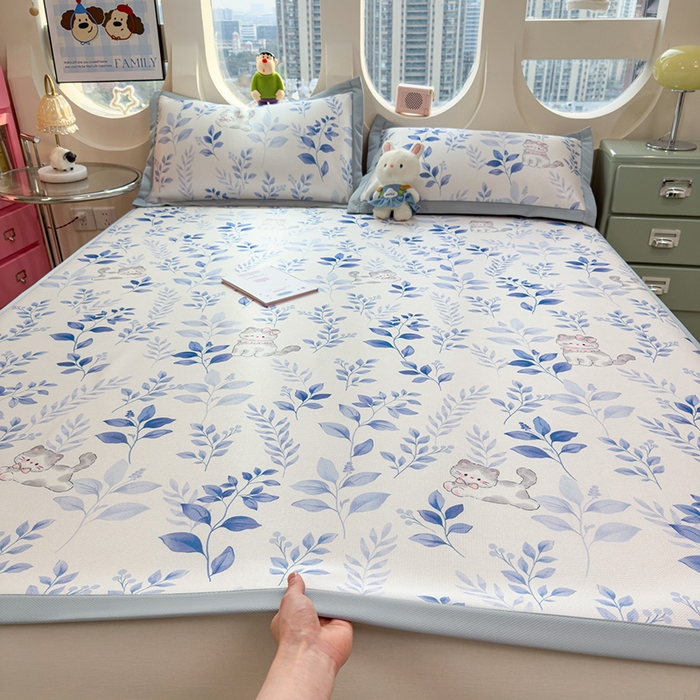 91家纺网 家纺一手货源 找家纺 （总）丝羽坊 2026新款小版印花碳光冰丝凉席平铺款