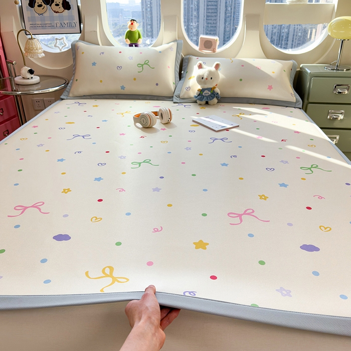 91家纺网 家纺一手货源 找家纺 （总）丝羽坊 2026新款小版印花碳光冰丝凉席平铺款