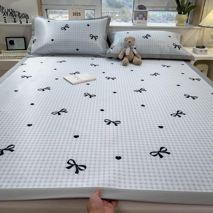 91家纺网 家纺一手货源 找家纺 （总）丝羽坊 2026新款小版印花碳光冰丝凉席平铺款