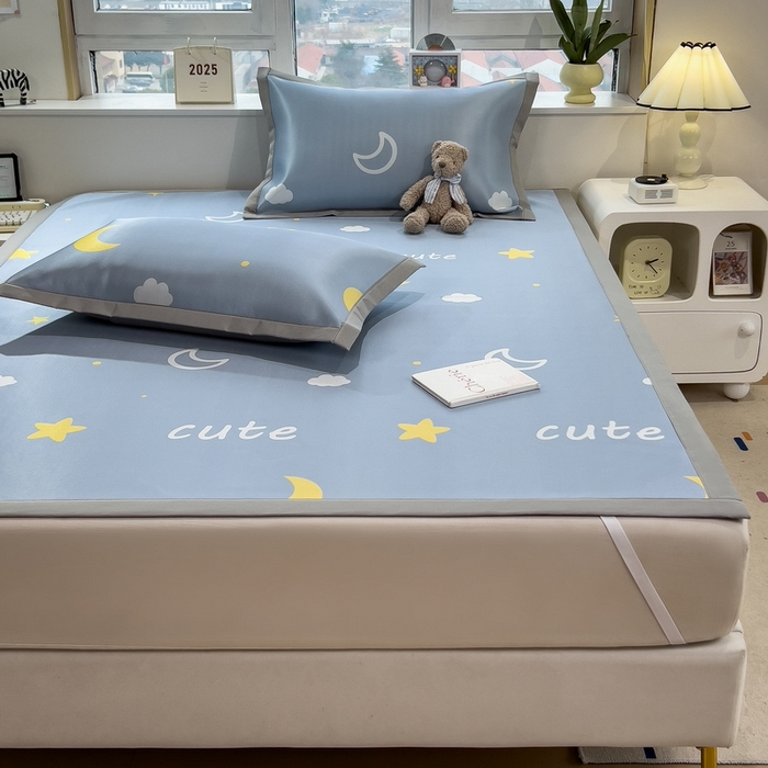 91家纺网 家纺一手货源 找家纺 丝羽坊 2026新款小版印花碳光冰丝凉席平铺款 星光灿烂