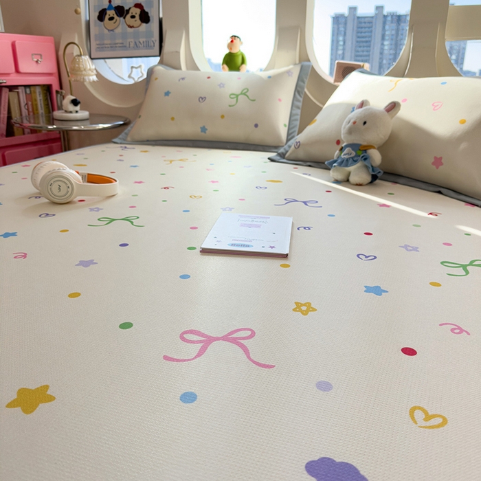 91家纺网 家纺一手货源 找家纺 丝羽坊 2026新款小版印花碳光冰丝凉席平铺款 彩色心愿