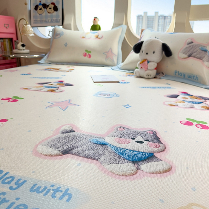 91家纺网 家纺一手货源 找家纺 丝羽坊 2026新款小版印花碳光冰丝凉席平铺款 萌宠甜心