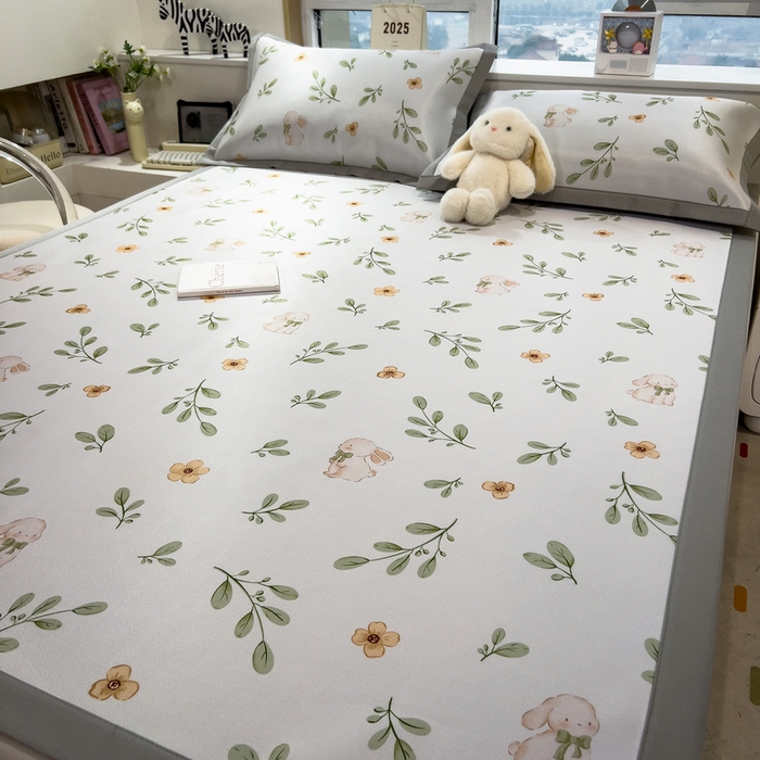 91家纺网 家纺一手货源 找家纺 丝羽坊 2026新款小版印花碳光冰丝凉席平铺款 绿叶