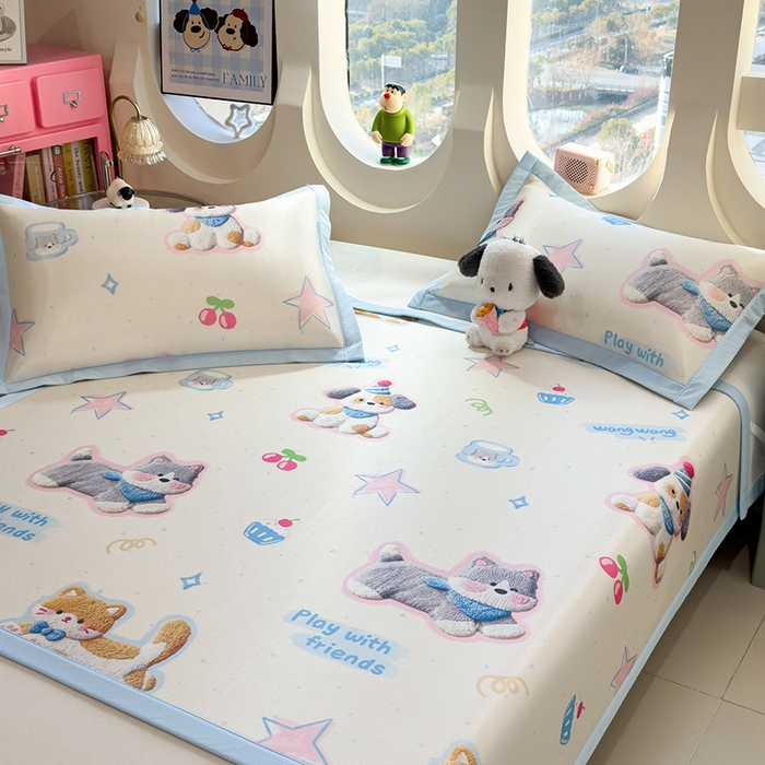 91家纺网 家纺一手货源 找家纺 丝羽坊 2026新款小版印花碳光冰丝凉席平铺款 萌宠甜心