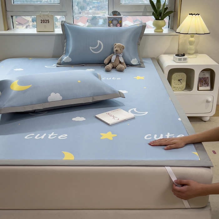 91家纺网 家纺一手货源 找家纺 丝羽坊 2026新款小版印花碳光冰丝凉席平铺款 星光灿烂