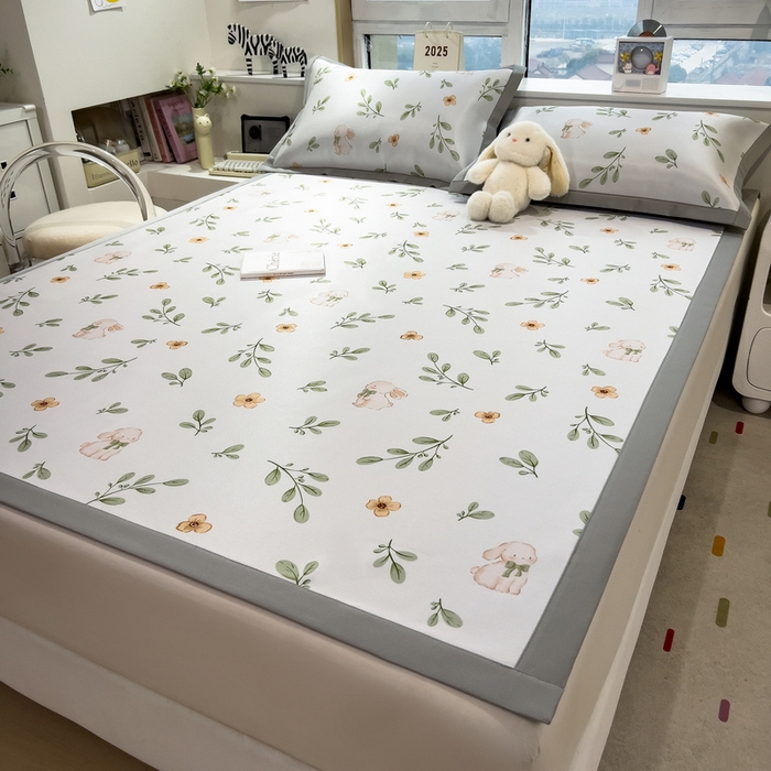 91家纺网 家纺一手货源 找家纺 丝羽坊 2026新款小版印花碳光冰丝凉席平铺款 绿叶