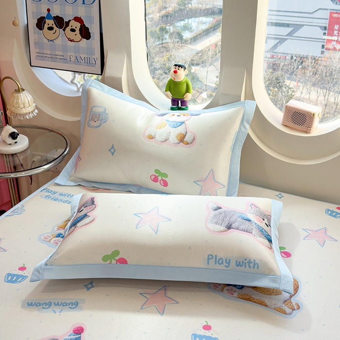 91家纺网 家纺一手货源 找家纺 丝羽坊 2026新款小版印花碳光冰丝凉席平铺款 萌宠甜心