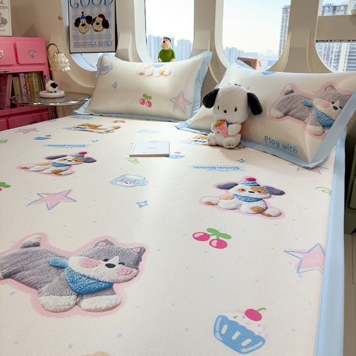 91家纺网 家纺一手货源 找家纺 丝羽坊 2026新款小版印花碳光冰丝凉席平铺款 萌宠甜心