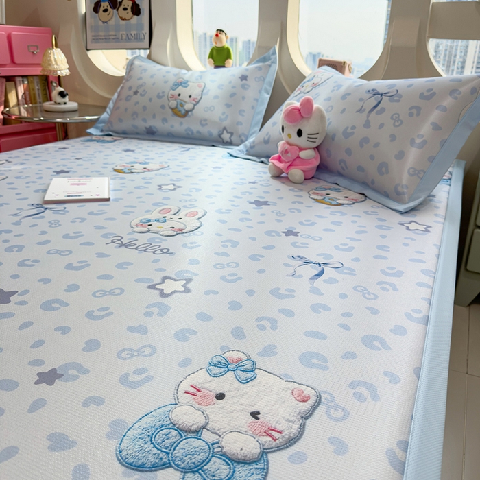 91家纺网 家纺一手货源 找家纺 丝羽坊 2026新款小版印花碳光冰丝凉席平铺款 兔猫集