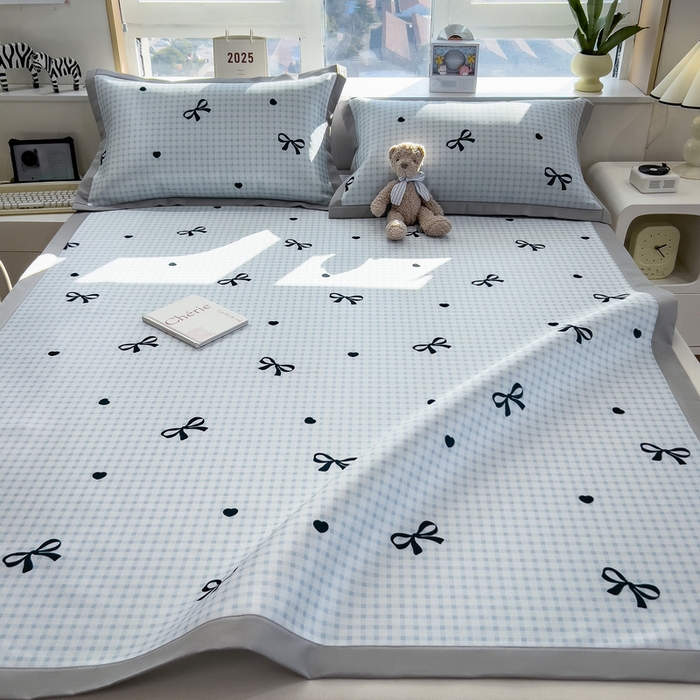 91家纺网 家纺一手货源 找家纺 丝羽坊 2026新款小版印花碳光冰丝凉席平铺款 黑蝴蝶