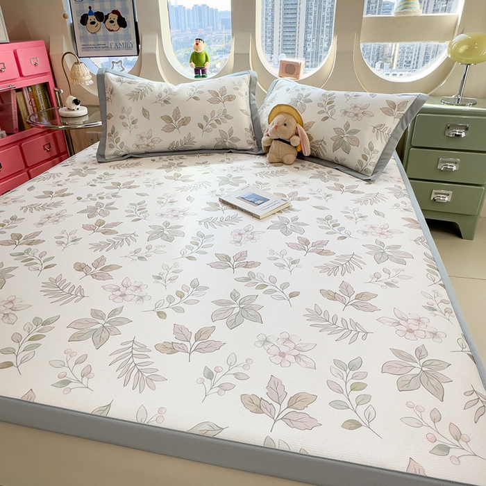 91家纺网 家纺一手货源 找家纺 丝羽坊 2026新款小版印花碳光冰丝凉席平铺款 叶伴繁花