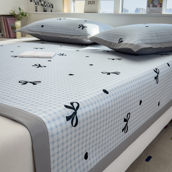 91家纺网 家纺一手货源 找家纺 丝羽坊 2026新款小版印花碳光冰丝凉席平铺款 黑蝴蝶