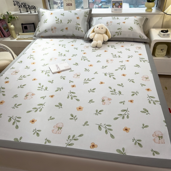 91家纺网 家纺一手货源 找家纺 丝羽坊 2026新款小版印花碳光冰丝凉席平铺款 绿叶