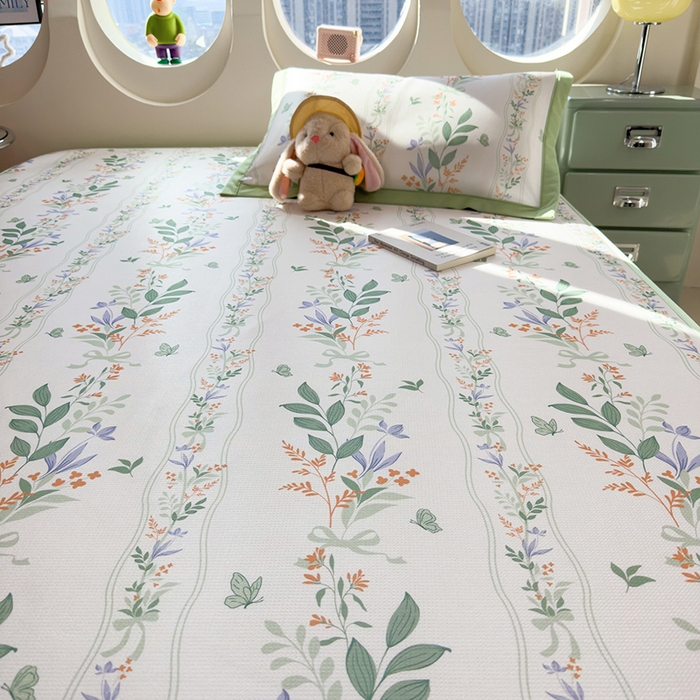 91家纺网 家纺一手货源 找家纺 丝羽坊 2026新款小版印花碳光冰丝凉席平铺款 叶语