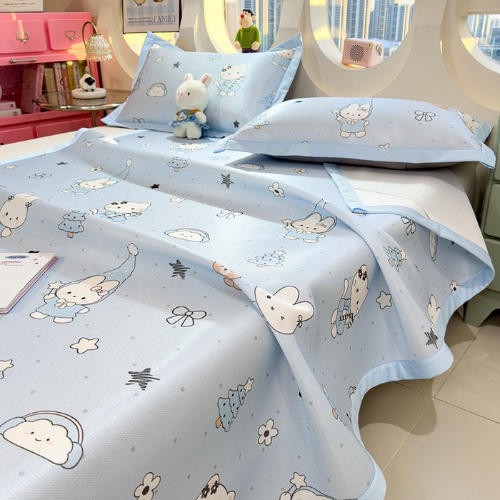 91家纺网 家纺一手货源 找家纺 丝羽坊 2026新款小版印花碳光冰丝凉席平铺款 梦幻童话