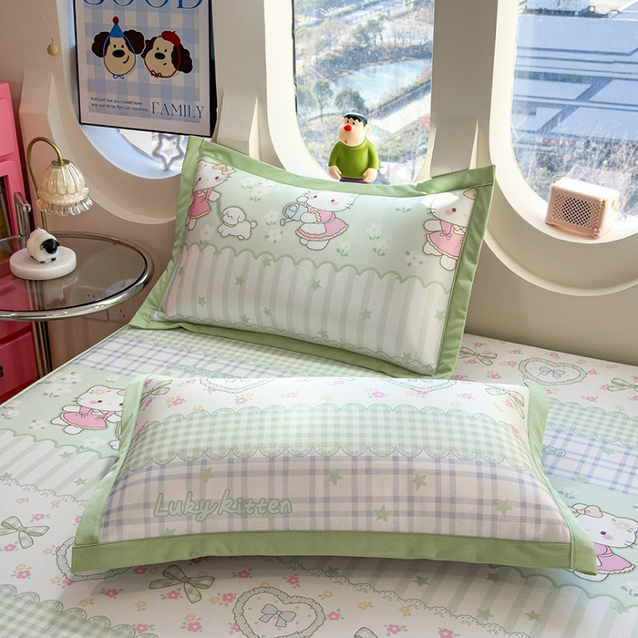 91家纺网 家纺一手货源 找家纺 丝羽坊 2026新款小版印花碳光冰丝凉席平铺款 春日猫记