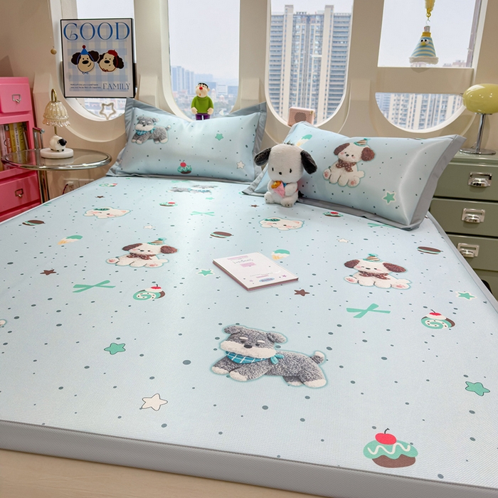 91家纺网 家纺一手货源 找家纺 丝羽坊 2026新款小版印花碳光冰丝凉席平铺款 小犬时光