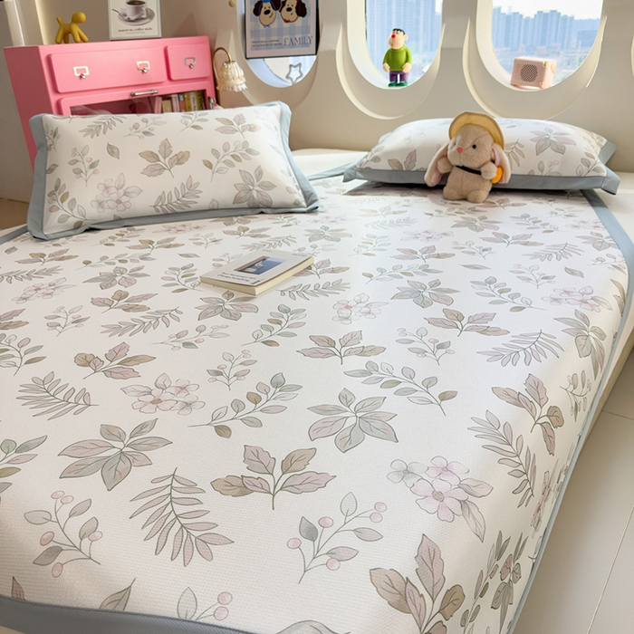 91家纺网 家纺一手货源 找家纺 丝羽坊 2026新款小版印花碳光冰丝凉席平铺款 叶伴繁花