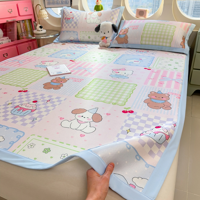 91家纺网 家纺一手货源 找家纺 丝羽坊 2026新款小版印花碳光冰丝凉席平铺款 小甜心