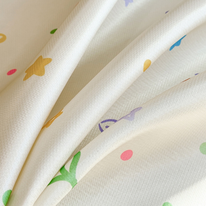 91家纺网 家纺一手货源 找家纺 丝羽坊 2026新款小版印花碳光冰丝凉席平铺款 彩色心愿